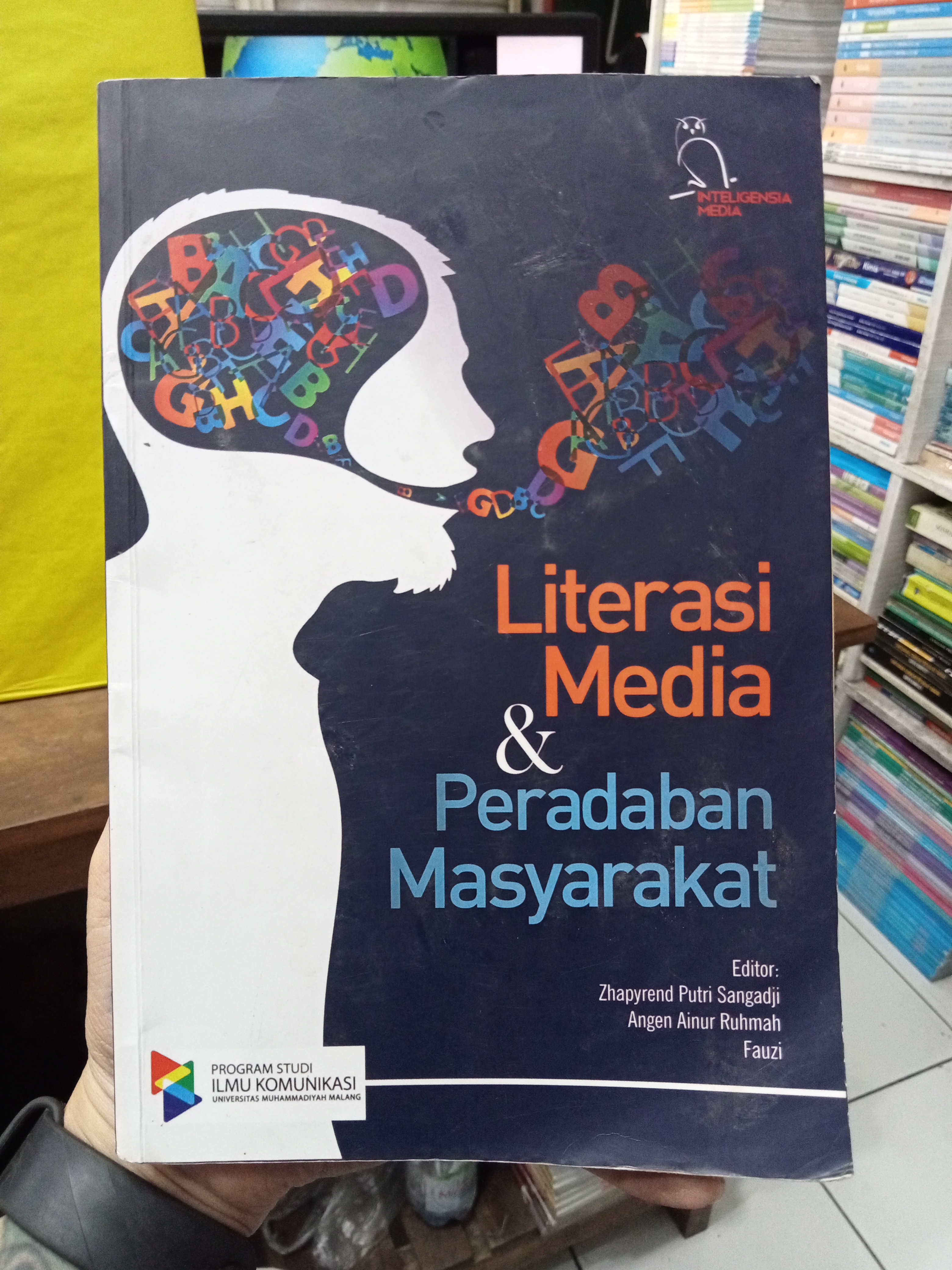 Foto Buku